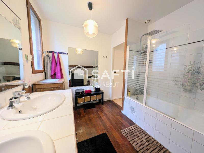 Maison - 140 m² - 6 pièces