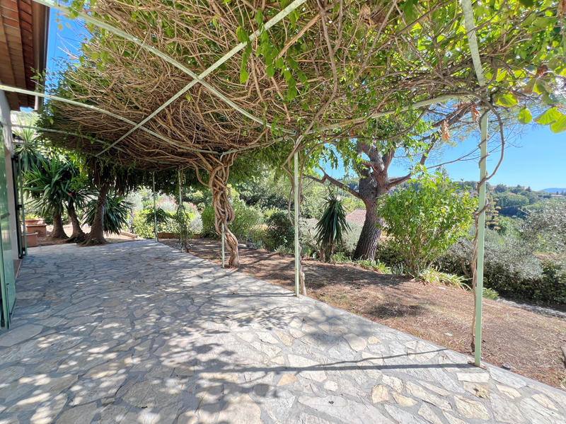 Maison - 210 m² - 8 pièces