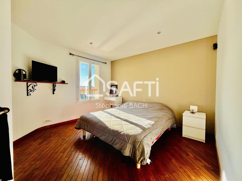 Villa - 212 m² - 9 pièces