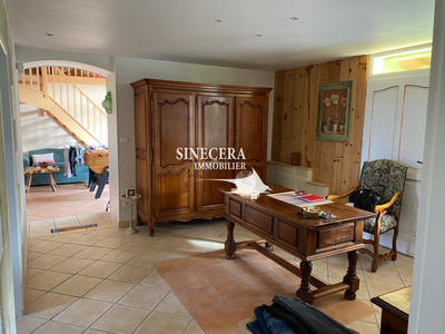 Maison - 227 m² - 9 pièces