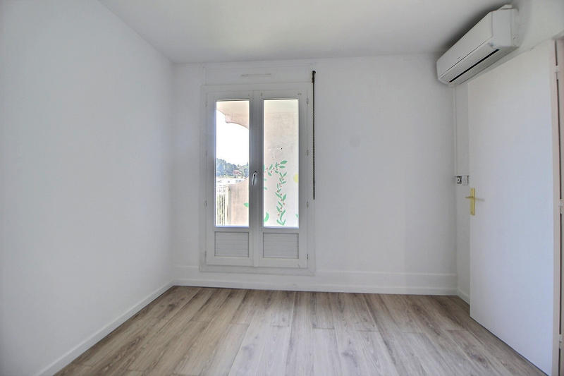 Appartement - 86 m² - 4 pièces
