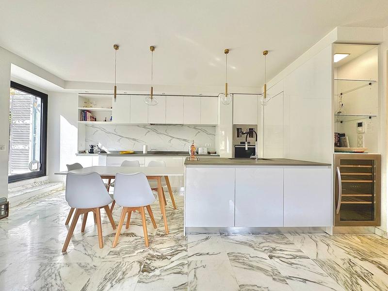 Appartement - 85 m² - 3 pièces