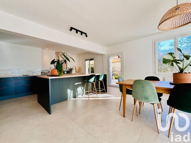 Maison - 180 m² - 7 pièces