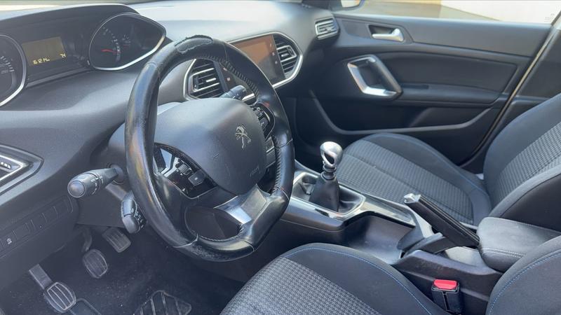 Peugeot 308 II 1.5 BlueHDi 100 Style