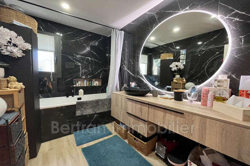 Villa - 140 m² - 5 pièces