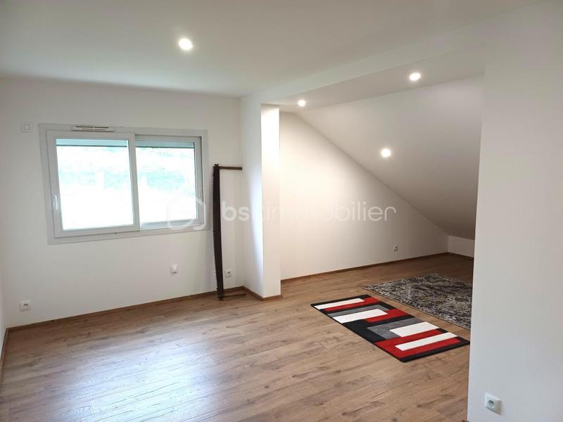 Maison - 243 m² - 8 pièces