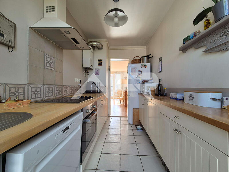 Appartement - 80 m² - 5 pièces