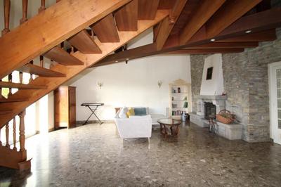 Maison - 230 m² - 6 pièces