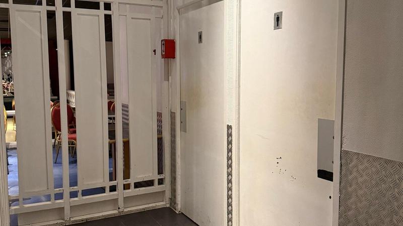 Local commercial - 470 m² - 3 pièces