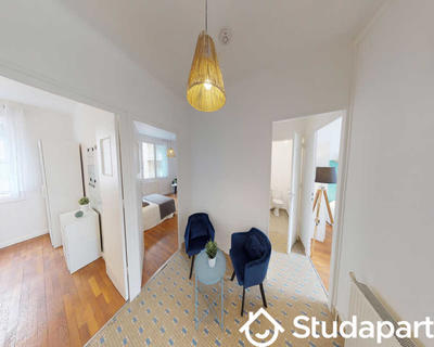 Chambre - 70 m² - 1 pièce