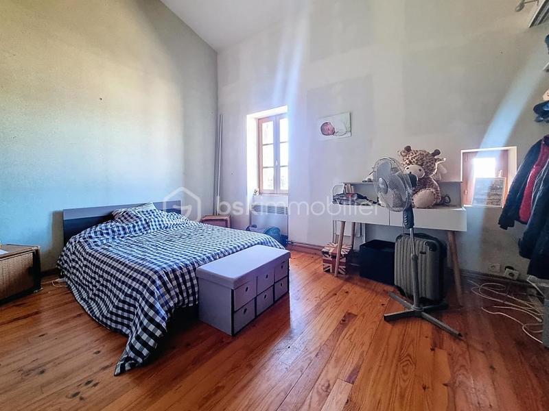 Corps de ferme - 220 m² - 10 pièces