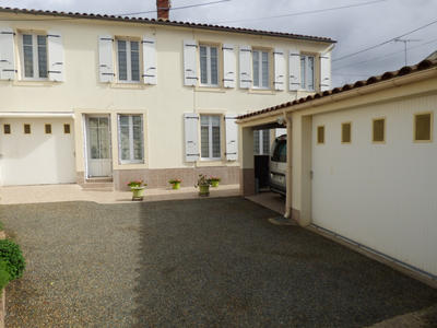 Maison - 94 m² - 7 pièces
