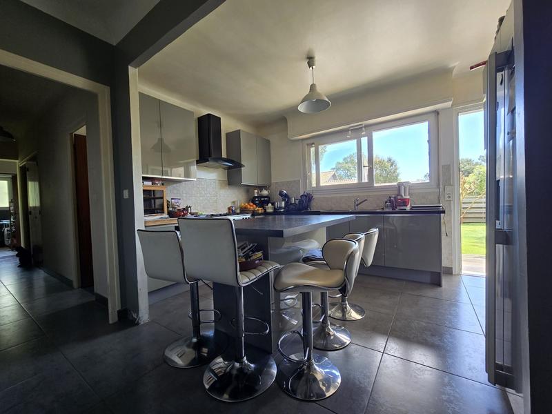 Maison - 180 m² - 11 pièces