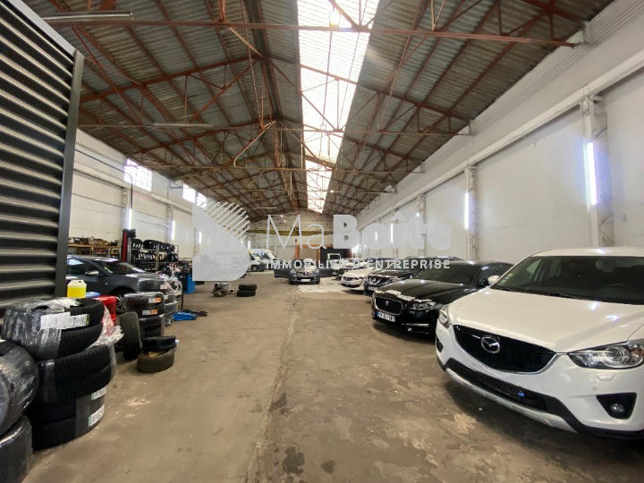 Entrepôt - 1 000 m²