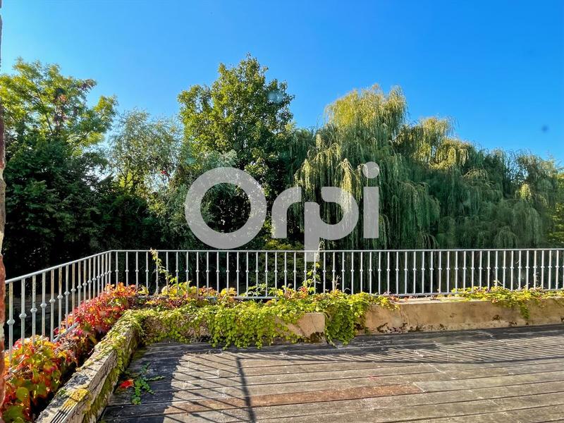 Propriété - 503 m² - 10 pièces