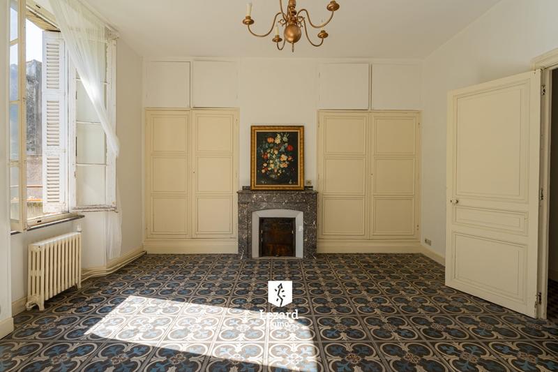 Maison ancienne - 282 m² - 8 pièces