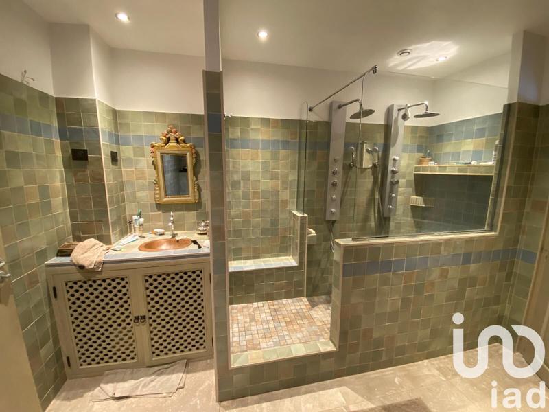 Maison - 400 m² - 8 pièces