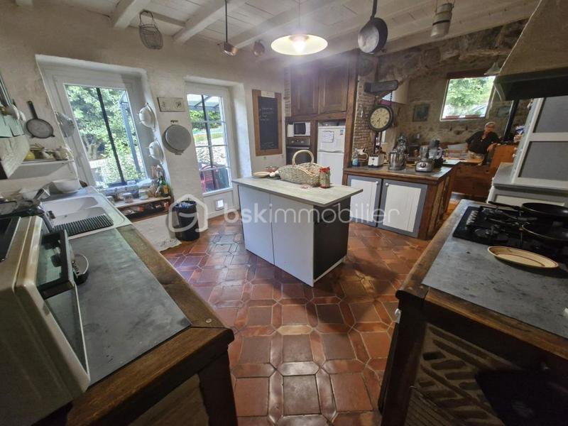 Longère - 350 m² - 15 pièces