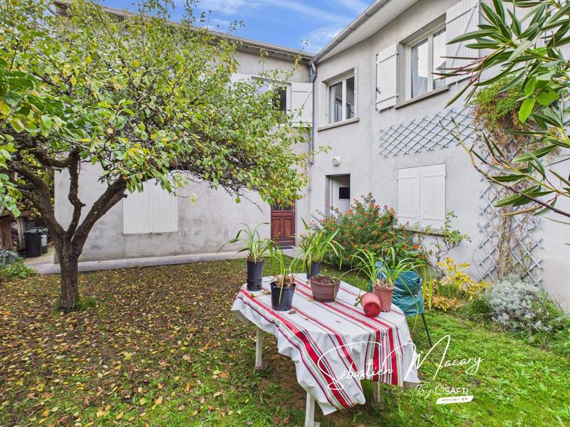 Maison - 170 m² - 7 pièces