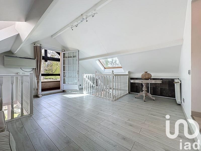 Maison - 250 m² - 8 pièces