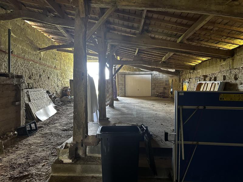 Maison traditionnelle - 243 m² - 8 pièces