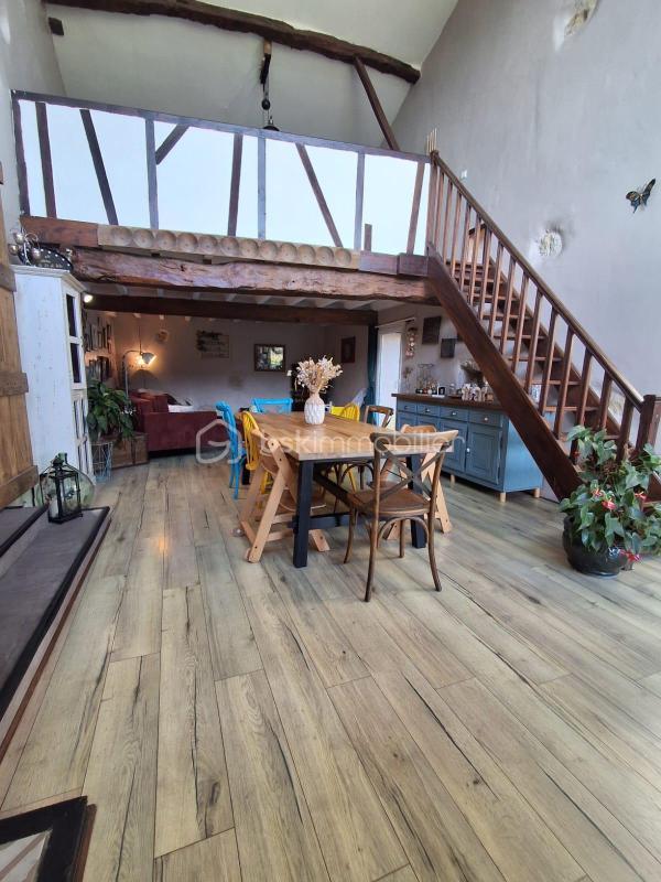 Maison ancienne - 222 m² - 7 pièces