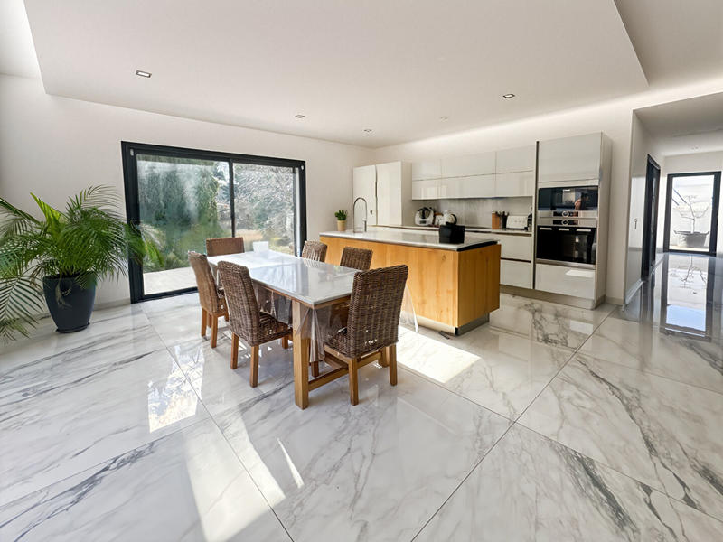 Maison - 105 m² - 5 pièces