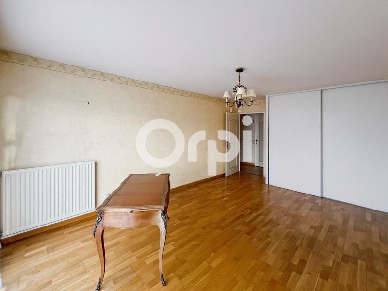 Appartement - 92 m² - 4 pièces