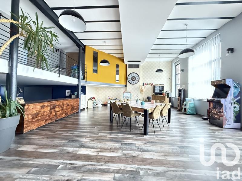 Maison - 300 m² - 8 pièces