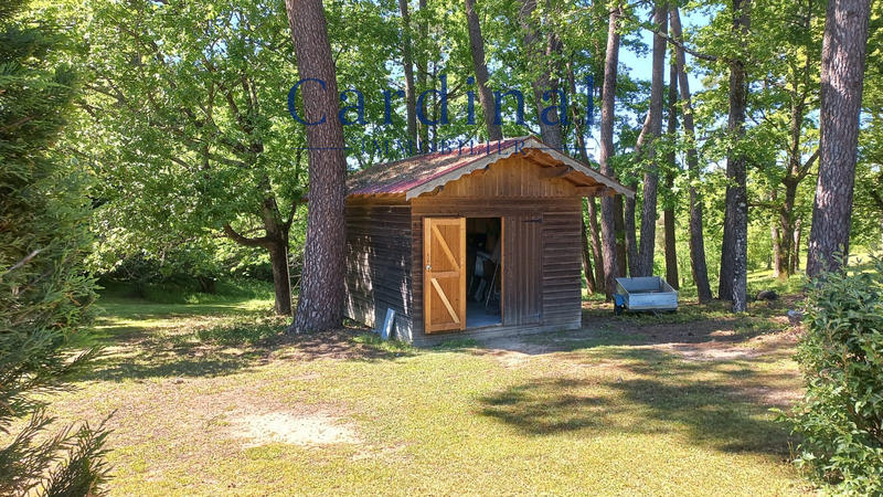 Maison - 220 m² - 13 pièces