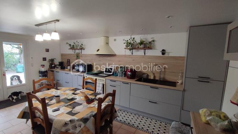 Maison - 180 m² - 7 pièces