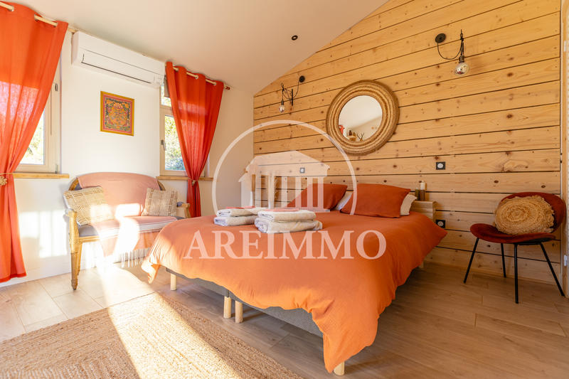 Maison - 228 m² - 11 pièces