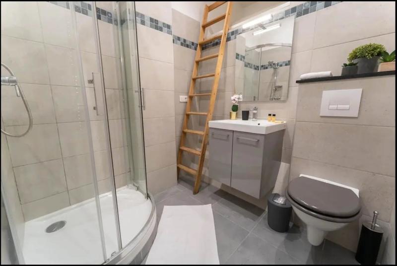 Studio - 14 m² - 1 pièce