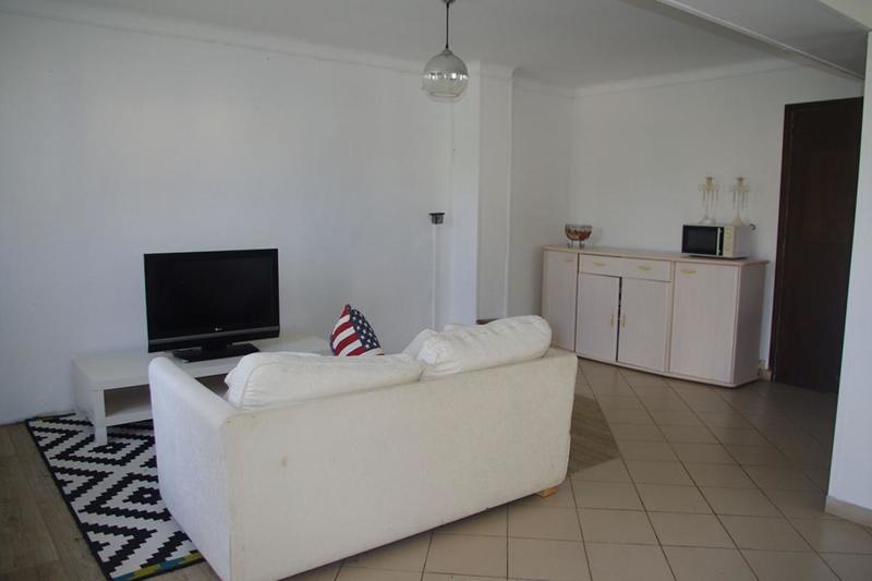 Maison - 239 m² - 8 pièces