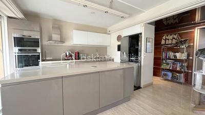 Appartement - 80 m² - 4 pièces