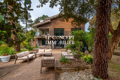 Maison - 200 m² - 7 pièces