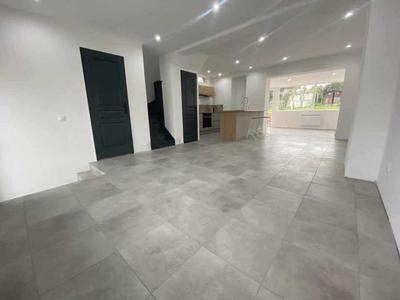 Maison de ville - 83 m² - 5 pièces