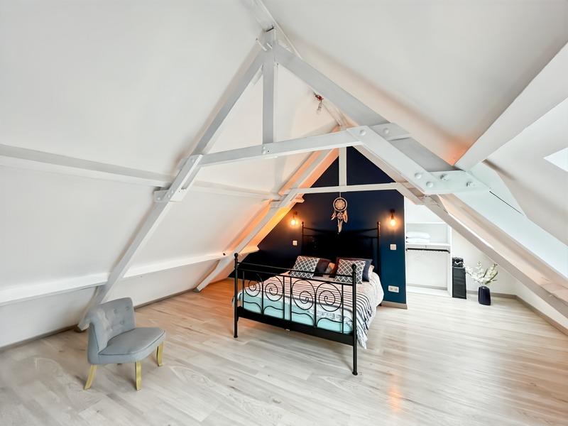 Maison - 166 m² - 7 pièces