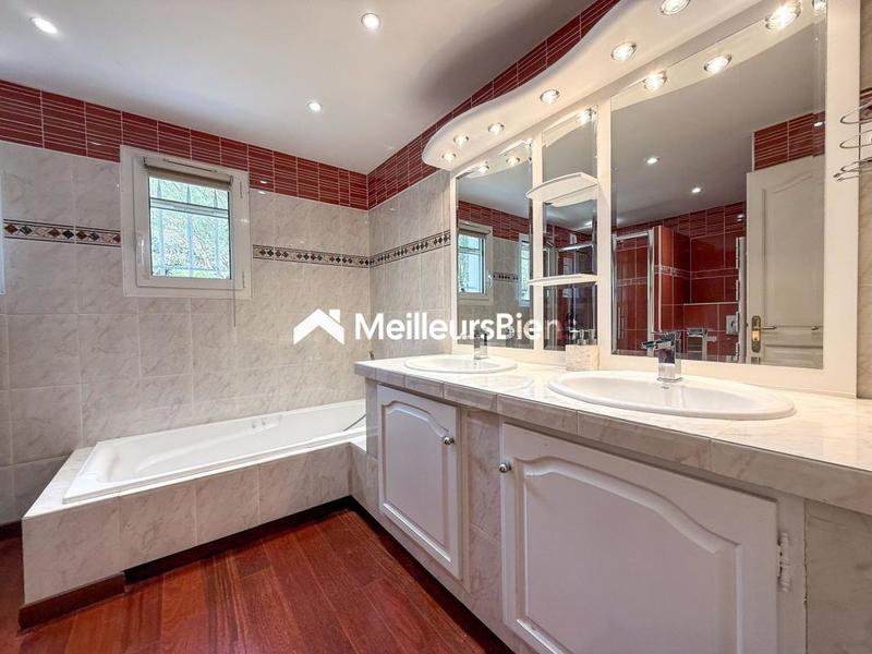 Maison de campagne - 268 m² - 8 pièces