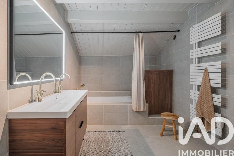 Maison - 234 m² - 5 pièces