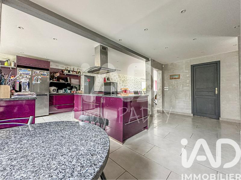 Maison - 310 m² - 12 pièces