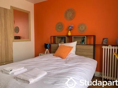 Chambre - 11 m² - 1 pièce