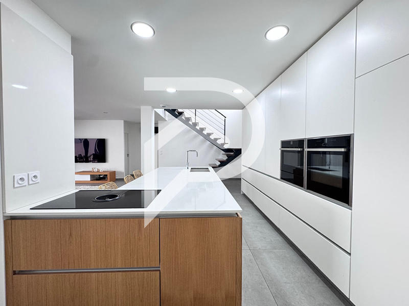 Maison - 183 m² - 6 pièces