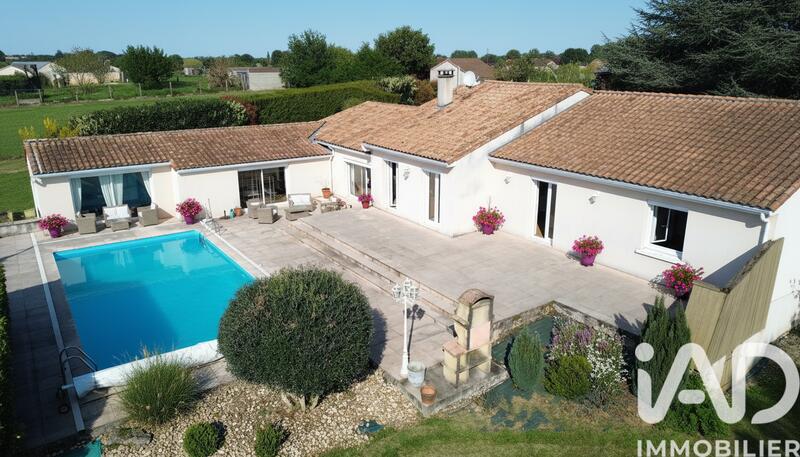 Maison - 224 m² - 8 pièces