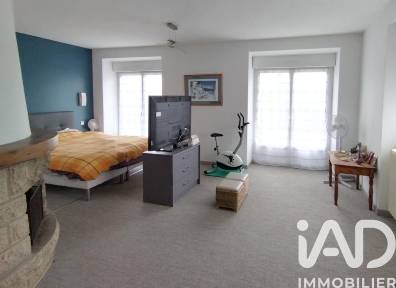 Maison - 210 m² - 8 pièces