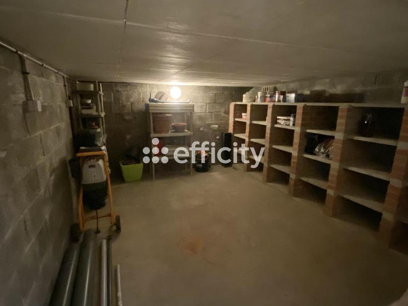 Maison - 210 m² - 11 pièces