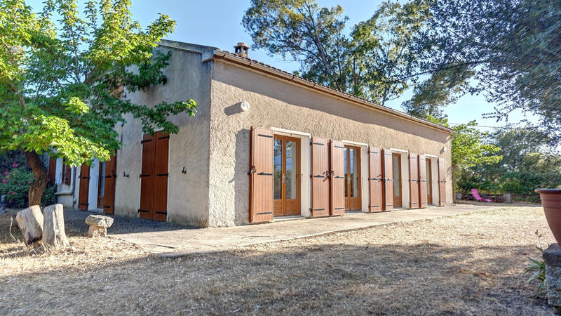 Maison - 235 m² - 7 pièces