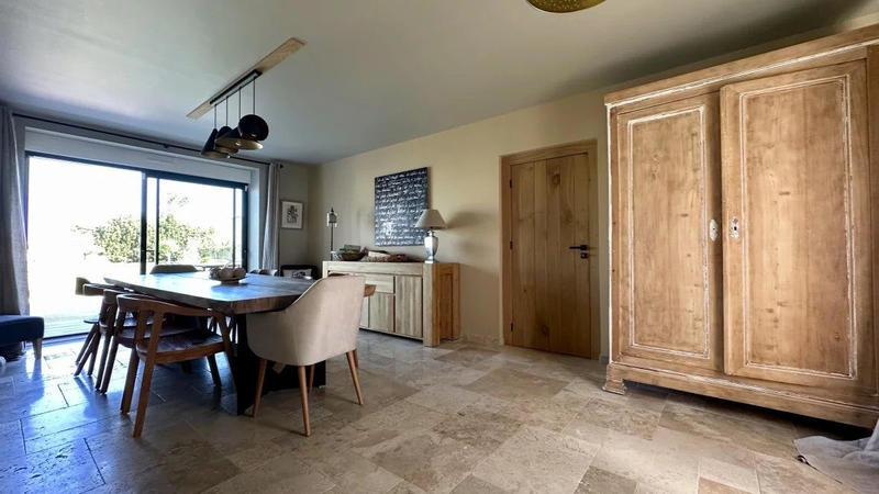 Maison - 207 m² - 9 pièces