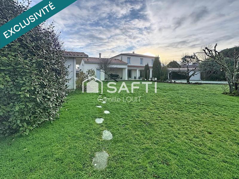 Maison - 180 m² - 7 pièces