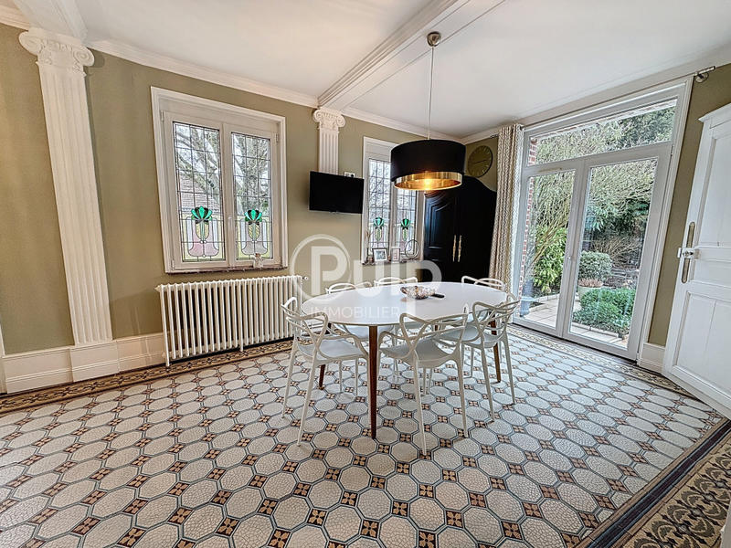 Demeure - 340 m² - 16 pièces